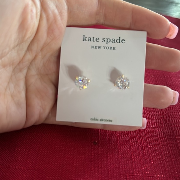 NWT Kate Spade brilliant statements tri-prong Round Stud Earrings Clear Gold,$80 - Picture 3 of 4